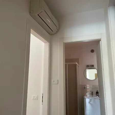 Bardolino Lake Apartments 公寓 *